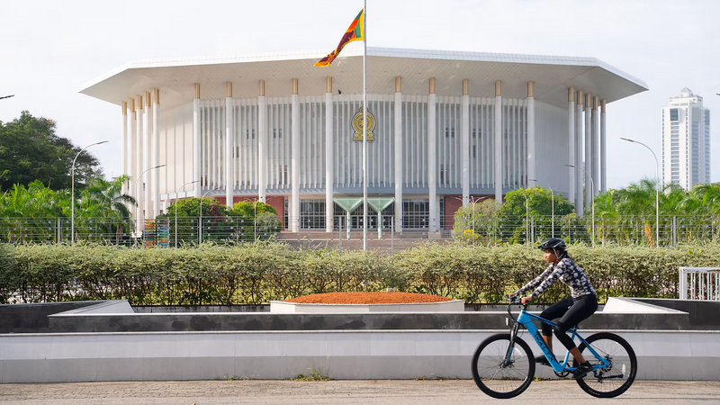 Can you travel around Sri Lanka? Yes but..